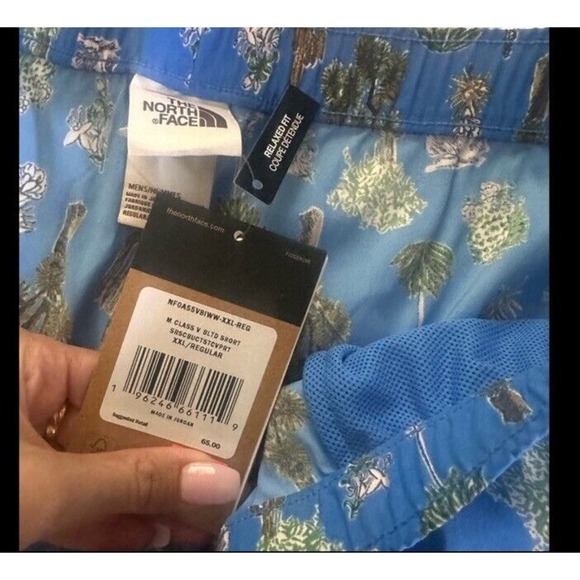 The North Face Class V Belted Shorts | Super Sonic Blue Cactus Pri… - Picture 5 of 5